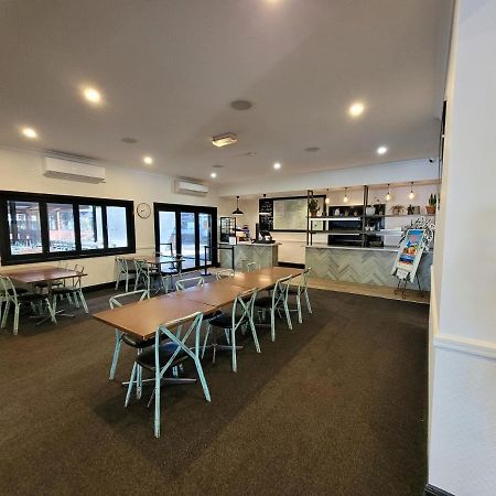 Palm And Pawn Motor Inn Wagga Wagga Luaran gambar