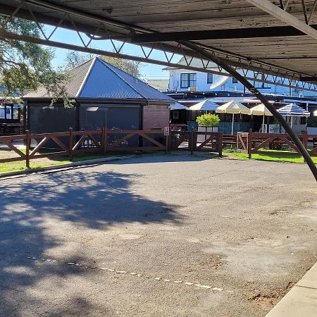 Palm And Pawn Motor Inn Wagga Wagga Luaran gambar